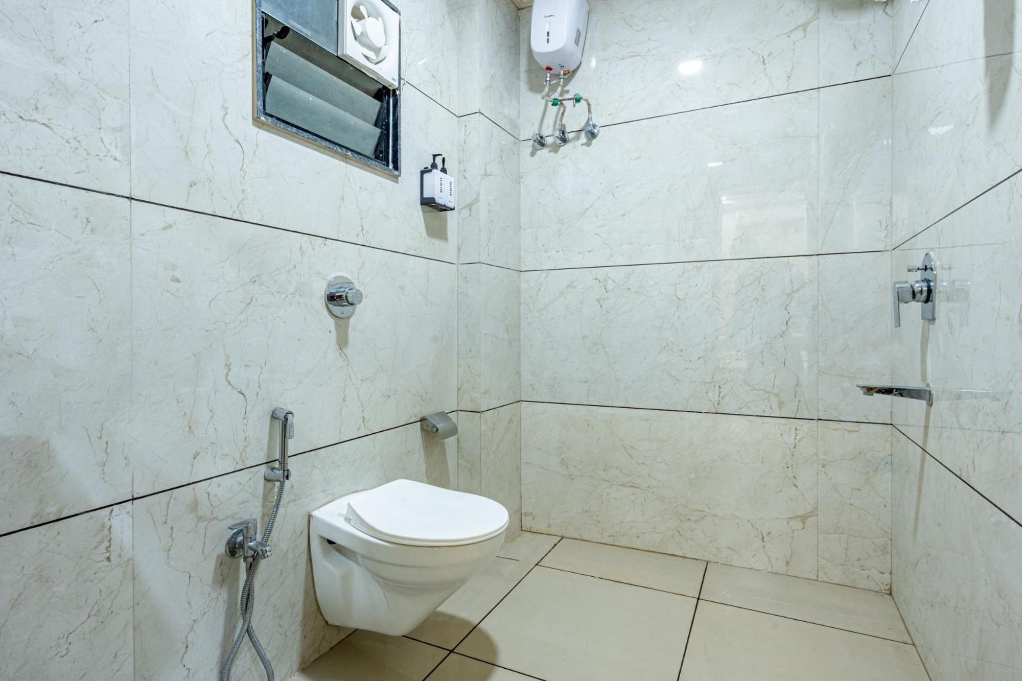 Treebo City Center Sakardara Экстерьер фото