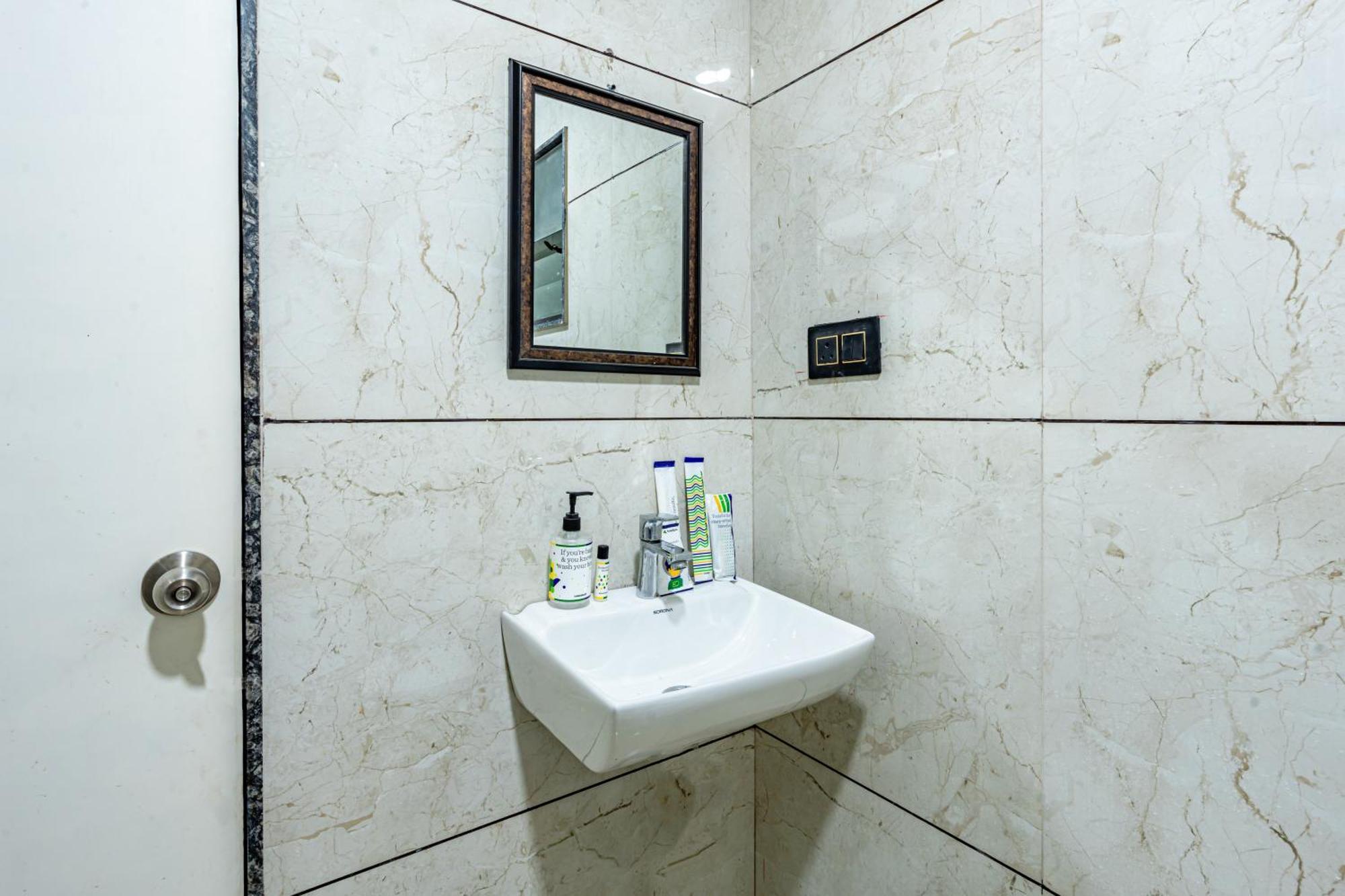 Treebo City Center Sakardara Экстерьер фото