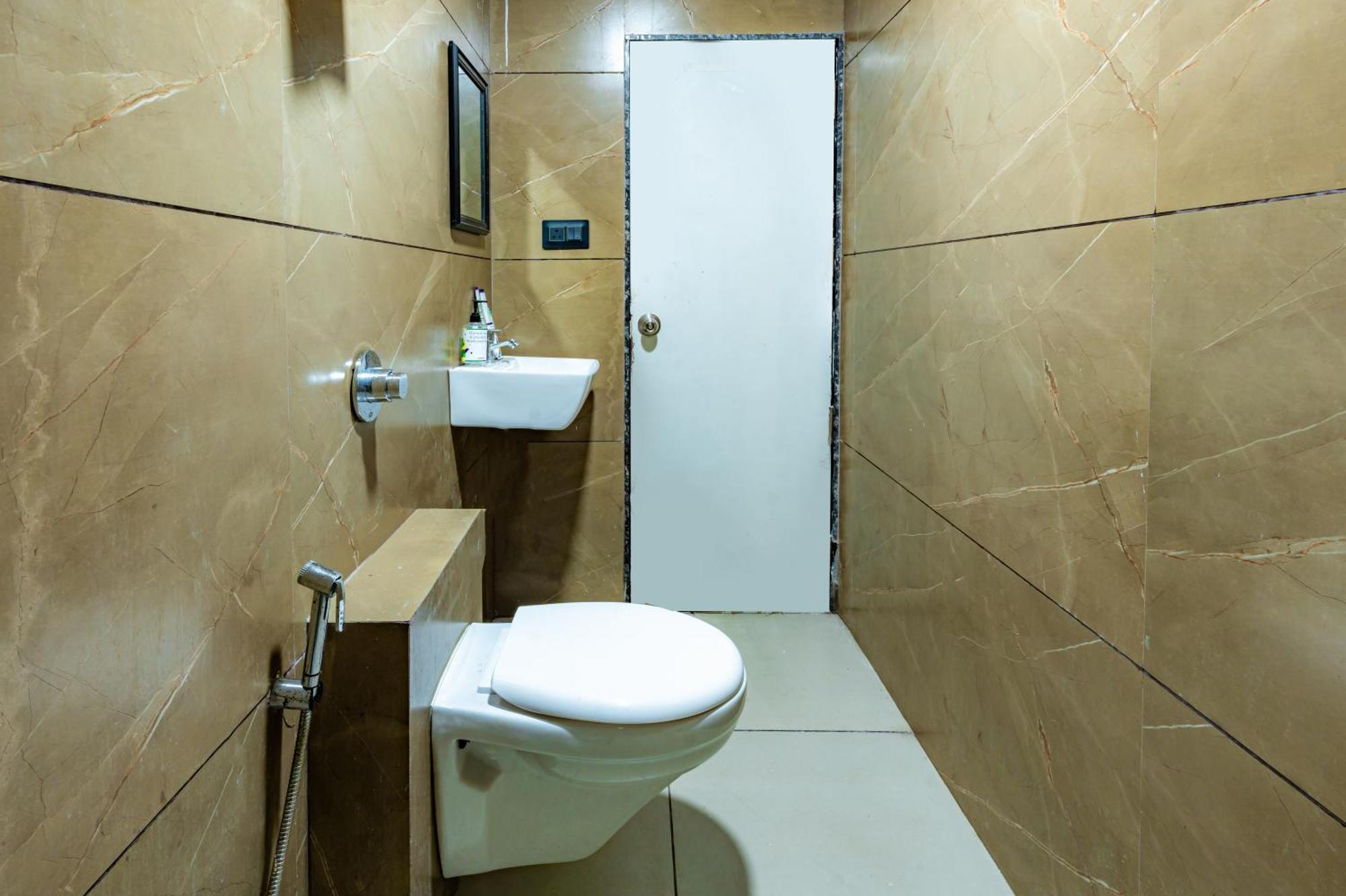 Treebo City Center Sakardara Экстерьер фото