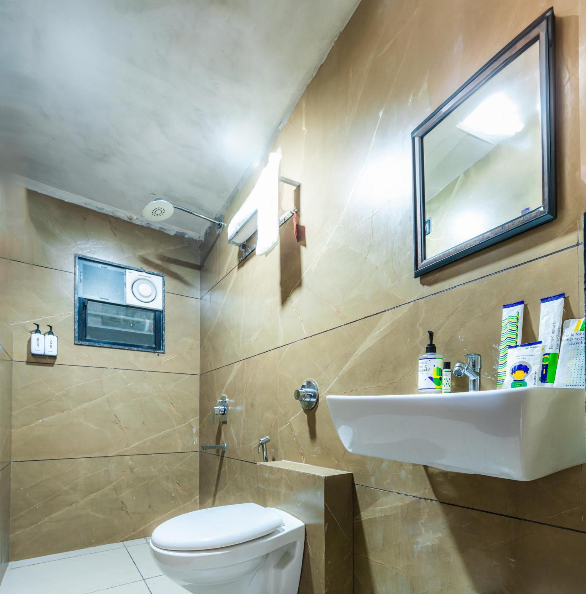 Treebo City Center Sakardara Экстерьер фото